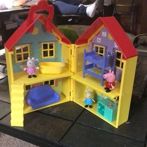 PEPPA PIG house and accessories